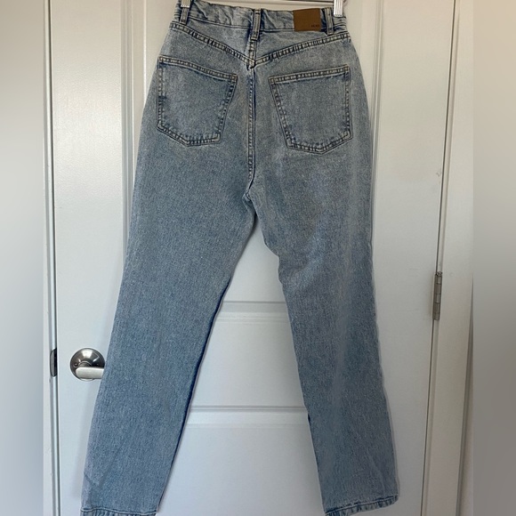 Great pair of jeans, good condition, not my style anymore:( - Picture 2 of 3